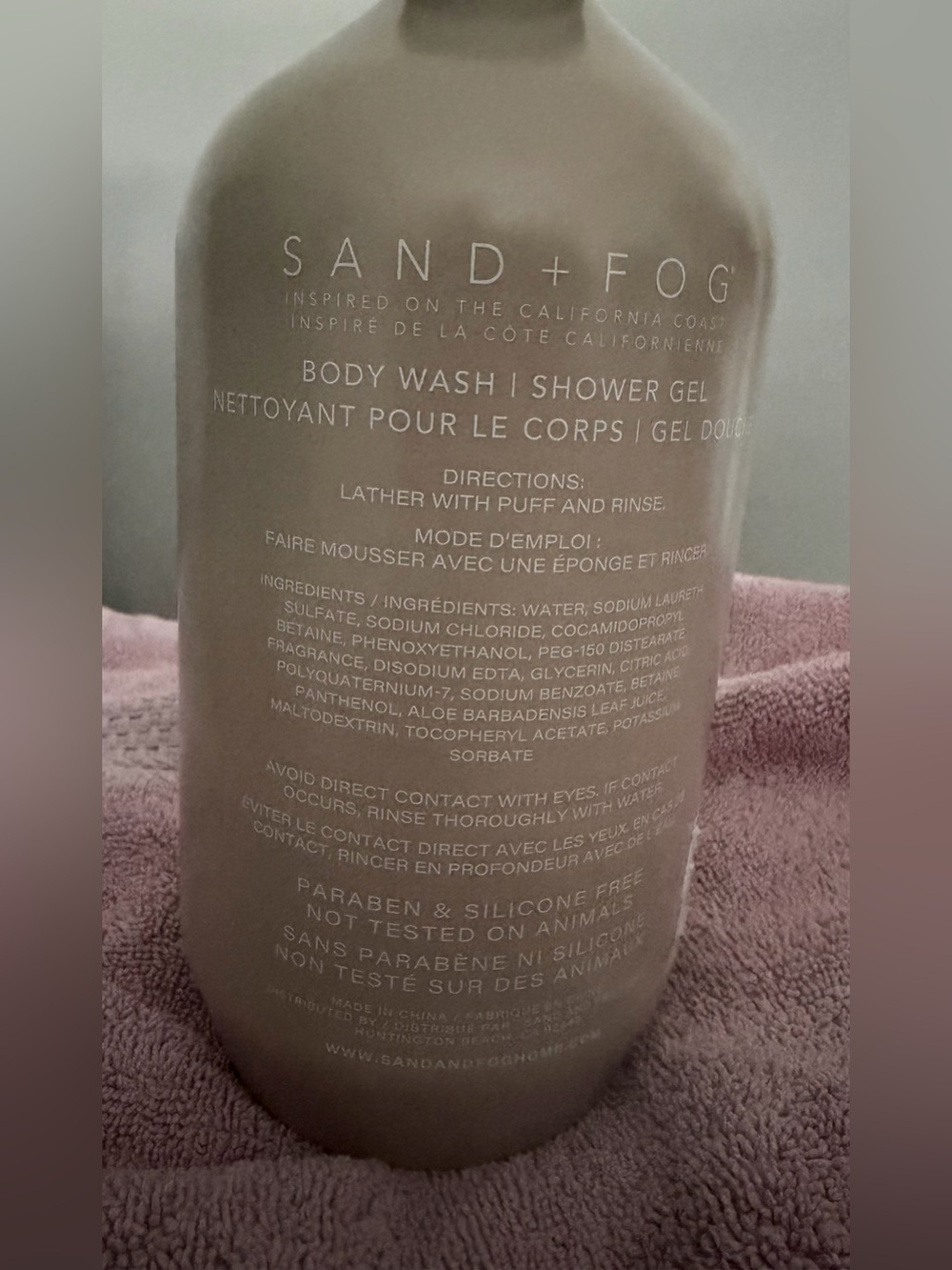 ✨New✨ Sand + Fog: Vanilla Sugar Body Wash/Shower Gel- 946mL - Picture 3 of 4